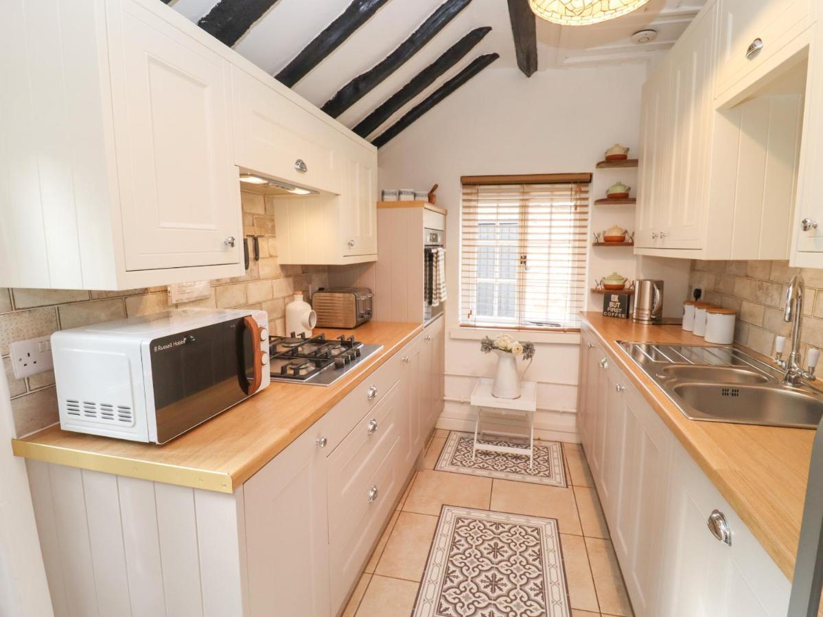 Hobbes Cottage Malmesbury Eksteriør billede